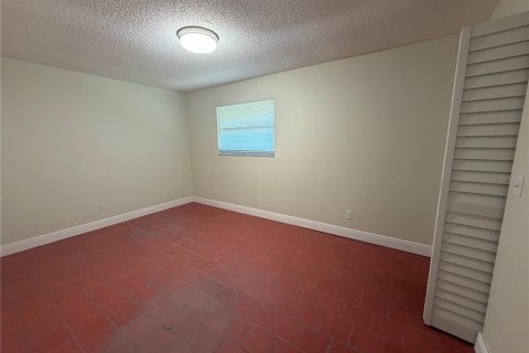 Immobilier commercial à vendre à Largo, Floride: 6 chambres, 189.52 m2 № 2388594 - photo 13