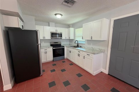Immobilier commercial à vendre à Largo, Floride: 6 chambres, 189.52 m2 № 2388594 - photo 22