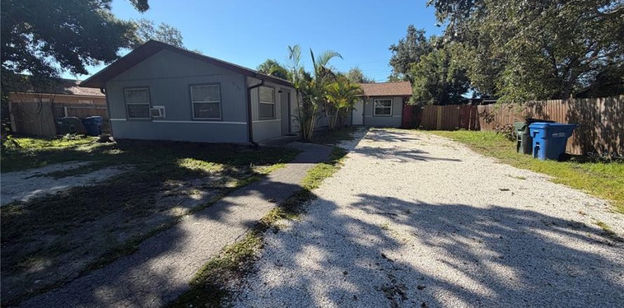 Immobilier commercial à Largo, Floride 6 chambres, 189.52 m2 № 2388594