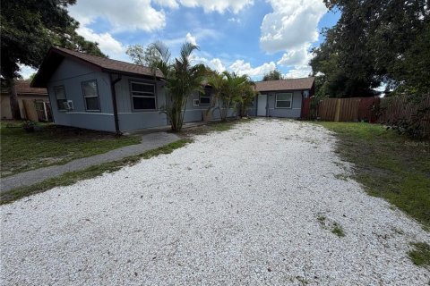 Immobilier commercial à vendre à Largo, Floride: 6 chambres, 189.52 m2 № 2388594 - photo 2