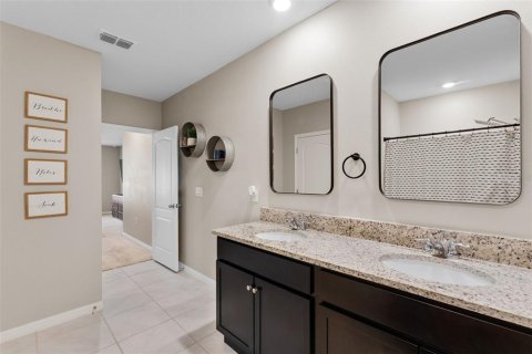 House in Apopka, Florida 3 bedrooms, 157 sq.m. № 1757571 - photo 11
