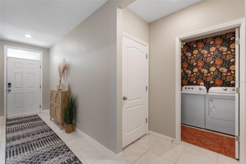 House in Apopka, Florida 3 bedrooms, 157 sq.m. № 1757571 - photo 3