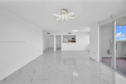 Condominio en venta en Aventura, Florida, 2 dormitorios, 120.77 m2 № 2076837 - foto 7