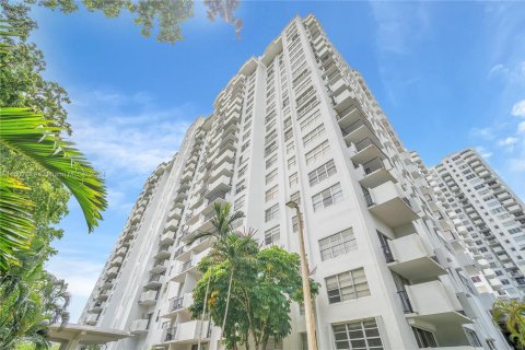 Condominio en venta en Aventura, Florida, 2 dormitorios, 120.77 m2 № 2076837 - foto 2