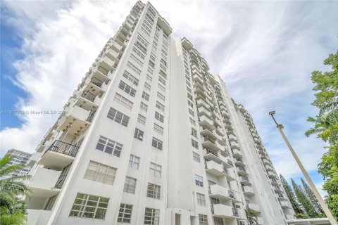 Condominio en Aventura, Florida, 2 dormitorios  № 2076837