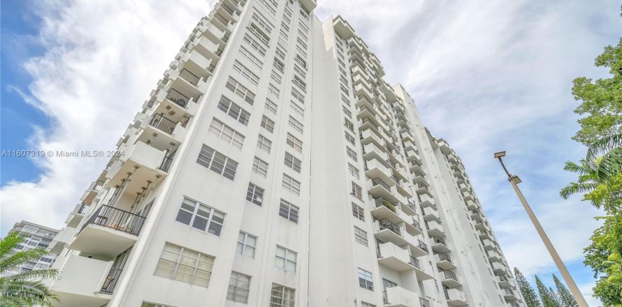 Condominio en Aventura, Florida, 2 dormitorios  № 2076837