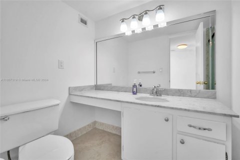Condominio en venta en Aventura, Florida, 2 dormitorios, 120.77 m2 № 2076837 - foto 19