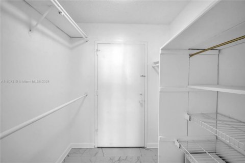 Condominio en venta en Aventura, Florida, 2 dormitorios, 120.77 m2 № 2076837 - foto 16