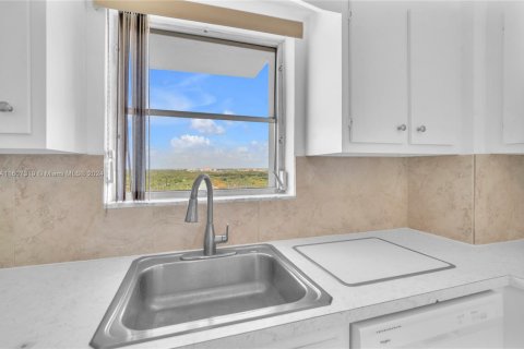 Condominio en venta en Aventura, Florida, 2 dormitorios, 120.77 m2 № 2076837 - foto 13