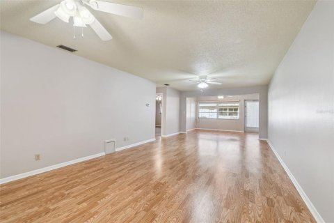 Condo in Seminole, Florida, 1 bedroom  № 1902893 - photo 4