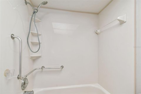 Condo in Seminole, Florida, 1 bedroom  № 1902893 - photo 16