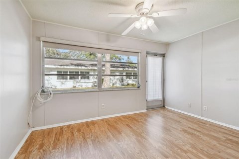 Condo in Seminole, Florida, 1 bedroom  № 1902893 - photo 8