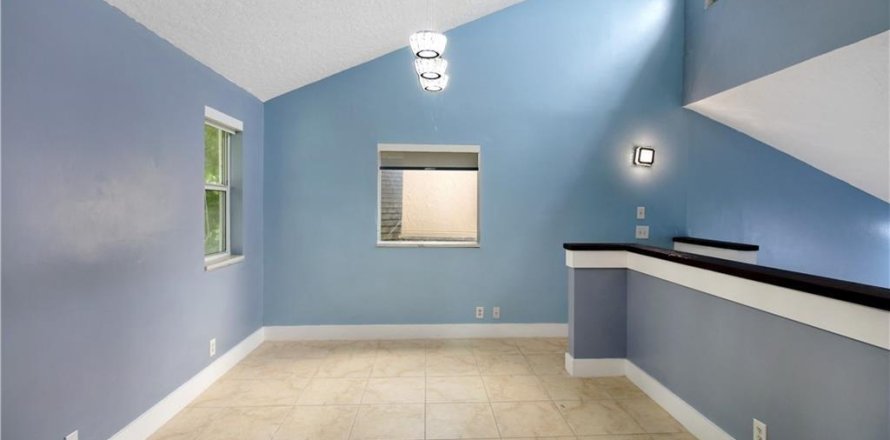 Condo in Coral Springs, Florida, 2 bedrooms № 1189887