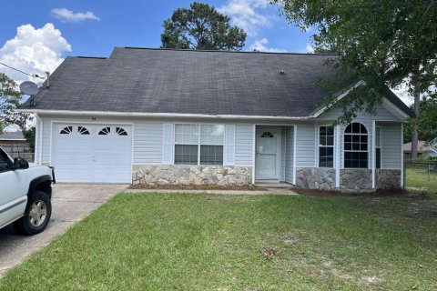 House in Crestview, Florida 3 bedrooms, 125.33 sq.m. № 590160 - photo 1