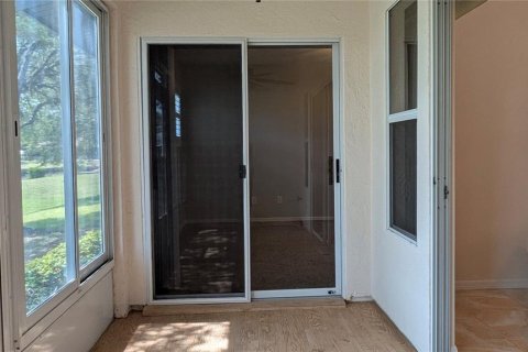Condo in Crystal River, Florida, 2 bedrooms № 2110873 - photo 18