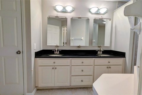 Condo in Crystal River, Florida, 2 bedrooms № 2110873 - photo 25
