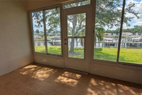 Condo in Crystal River, Florida, 2 bedrooms № 2110873 - photo 17