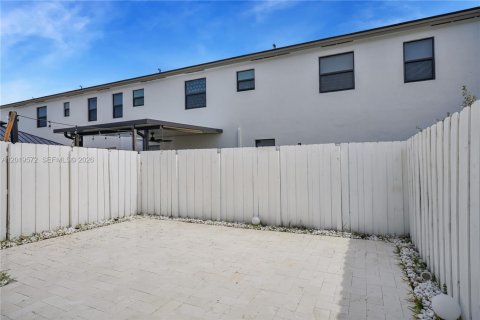 Touwnhouse à vendre à Miami, Floride: 4 chambres, 169.08 m2 № 2086194 - photo 25