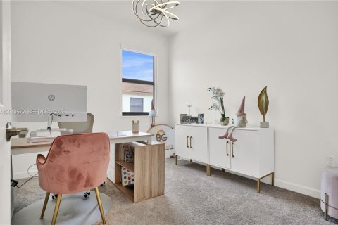 Touwnhouse à vendre à Miami, Floride: 4 chambres, 169.08 m2 № 2086194 - photo 17