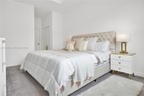 Touwnhouse à vendre à Miami, Floride: 4 chambres, 169.08 m2 № 2086194 - photo 11