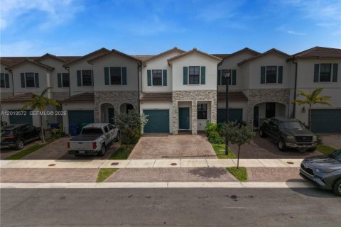 Touwnhouse à vendre à Miami, Floride: 4 chambres, 169.08 m2 № 2086194 - photo 23