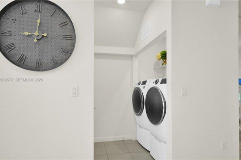 Touwnhouse à vendre à Miami, Floride: 4 chambres, 169.08 m2 № 2086194 - photo 19