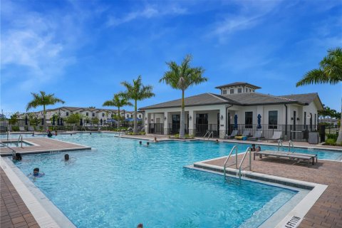 Touwnhouse à vendre à Miami, Floride: 4 chambres, 169.08 m2 № 2086194 - photo 28
