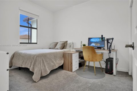 Touwnhouse à vendre à Miami, Floride: 4 chambres, 169.08 m2 № 2086194 - photo 18