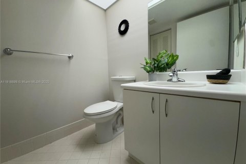 Condominio en venta en Pembroke Pines, Florida, 1 dormitorio, 98.1 m2 № 1983430 - foto 14