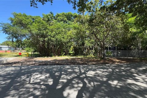 Terreno en venta en North Miami, Florida № 1981721 - foto 6