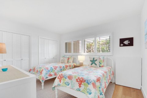Condo in Palm Beach, Florida, 2 bedrooms  № 2374532 - photo 22