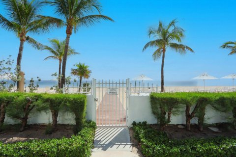 Condo in Palm Beach, Florida, 2 bedrooms  № 2374532 - photo 4