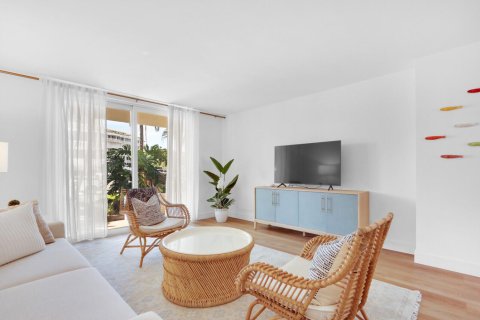 Condo in Palm Beach, Florida, 2 bedrooms  № 2374532 - photo 14