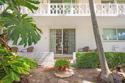 Condo in Palm Beach, Florida, 2 bedrooms  № 2374532 - photo 29