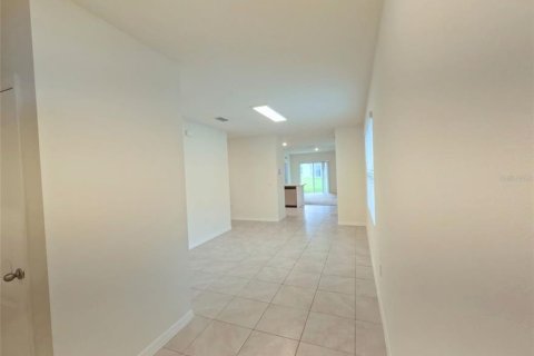 Villa ou maison à louer à Sanford, Floride: 3 chambres, 140.28 m2 № 2395796 - photo 4