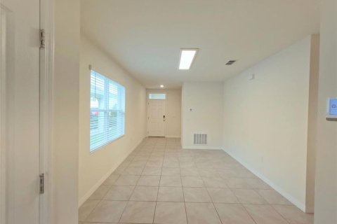 Villa ou maison à louer à Sanford, Floride: 3 chambres, 140.28 m2 № 2395796 - photo 5