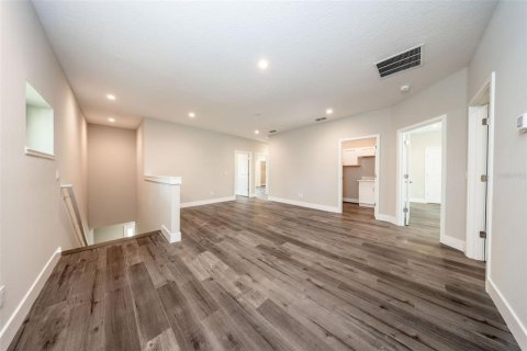 Casa en venta en Deltona, Florida, 4 dormitorios, 250.84 m2 № 2377447 - foto 25