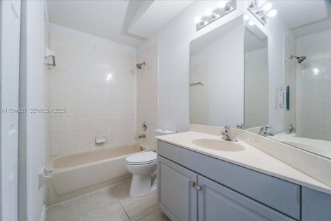 Villa ou maison à vendre à Fort Myers, Floride: 3 chambres, 145.11 m2 № 2049048 - photo 17