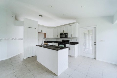 Villa ou maison à vendre à Fort Myers, Floride: 3 chambres, 145.11 m2 № 2049048 - photo 10