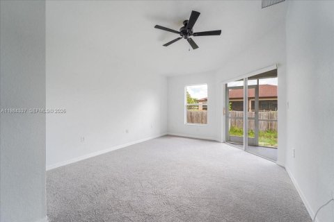 Villa ou maison à vendre à Fort Myers, Floride: 3 chambres, 145.11 m2 № 2049048 - photo 21