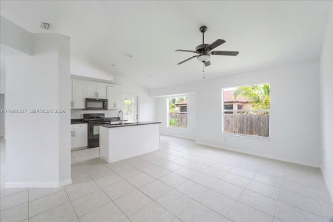 Villa ou maison à vendre à Fort Myers, Floride: 3 chambres, 145.11 m2 № 2049048 - photo 9