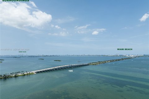 Condo in Miami, Florida, 2 bedrooms  № 2045117 - photo 4