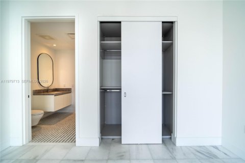 Condo in Miami, Florida, 2 bedrooms  № 2045117 - photo 20