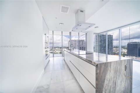Condo in Miami, Florida, 2 bedrooms  № 2045117 - photo 17