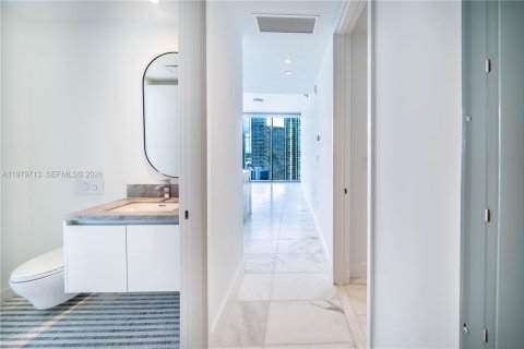 Condo in Miami, Florida, 2 bedrooms  № 2045117 - photo 11