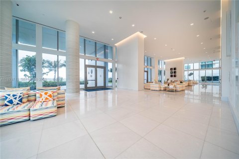 Condo in Miami, Florida, 2 bedrooms  № 2045117 - photo 9