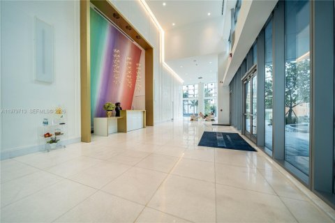 Condo in Miami, Florida, 2 bedrooms  № 2045117 - photo 7