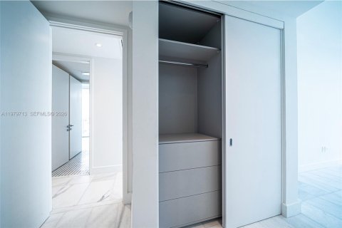 Condo in Miami, Florida, 2 bedrooms  № 2045117 - photo 23