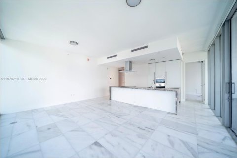 Condo in Miami, Florida, 2 bedrooms  № 2045117 - photo 16