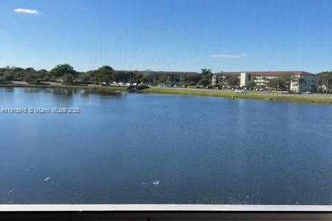 Купить кондоминиум в Пемброк-Пайнс, Флорида 2 спальни, 110.74м2, № 1970770 - фото 22